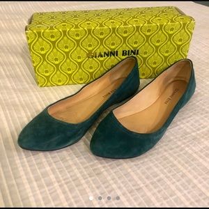 Stunning Emerald Ballet Flats 💚 Says size is 075M